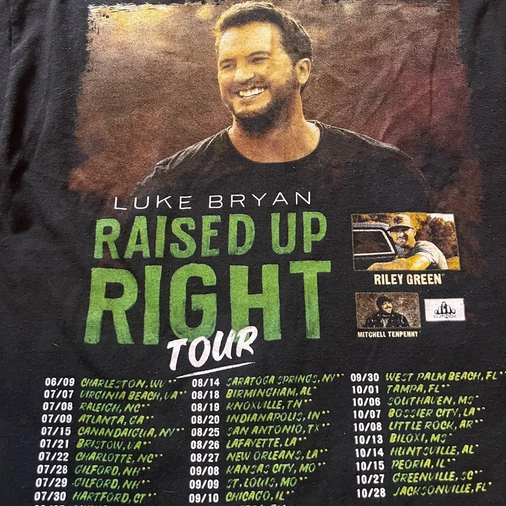 Luke Bryan 2022 tour Tee with Green Accents - Picture 5 of 5